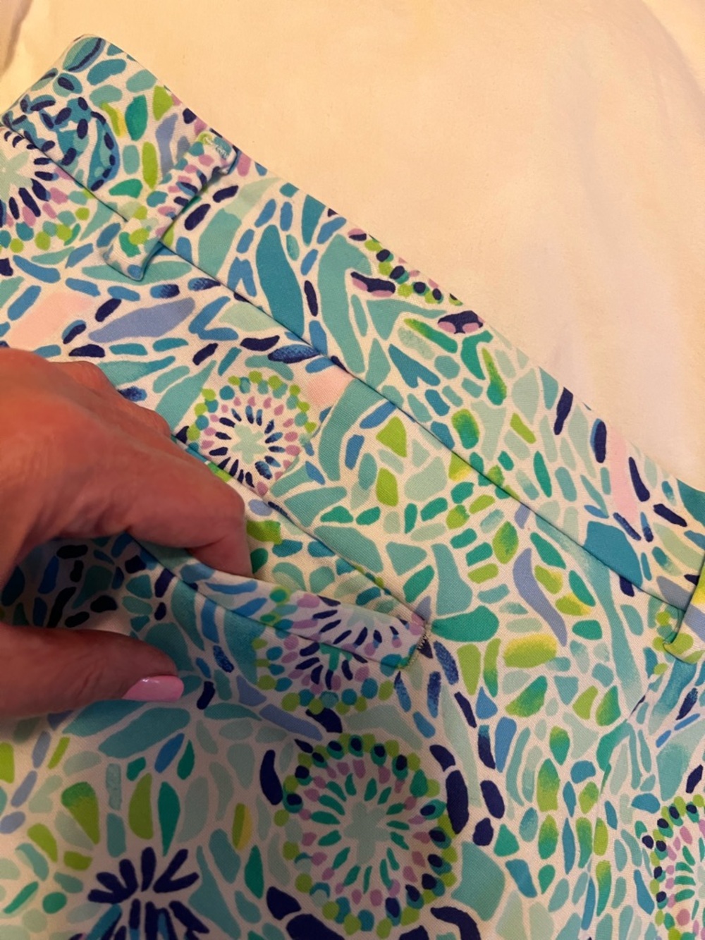 Lilly Pulitzer Women’s Floral Mosaic Print Shorts - Aqua Multi w/ Turtles/Shells - Picture 2 of 7